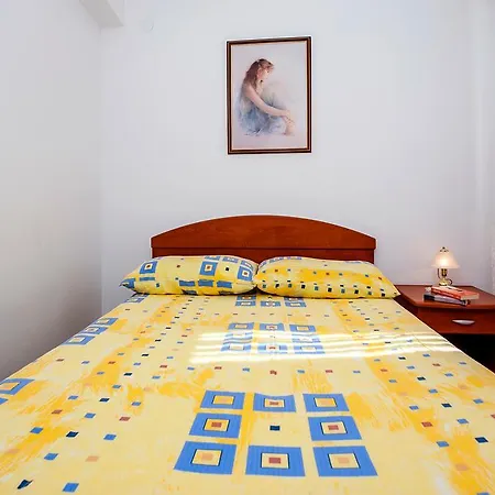 Lu Apartman *